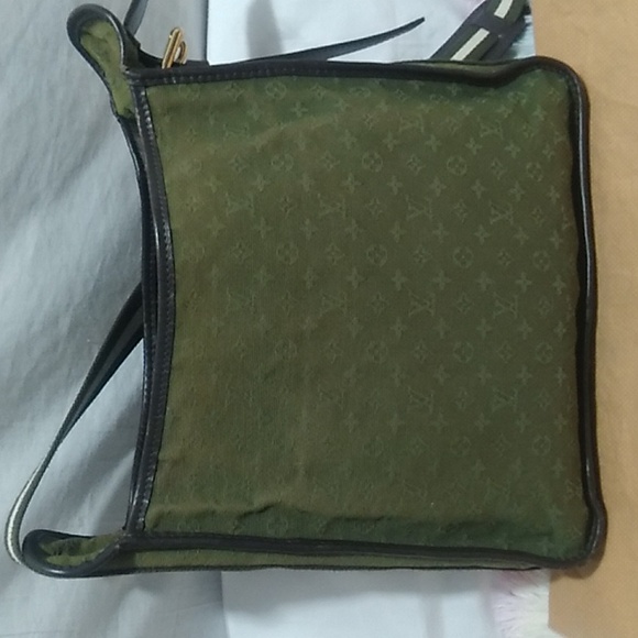 Authentic Louis Vuitton Monogram Mini Besace Mary Kate Shoulder Bag - Picture 6 of 14